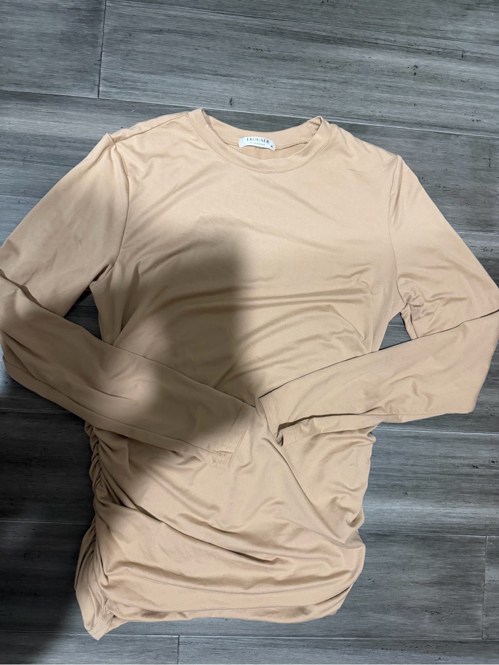 Ekouaer Maternity Lightweight Long-Sleeve Crewneck Top in Beige